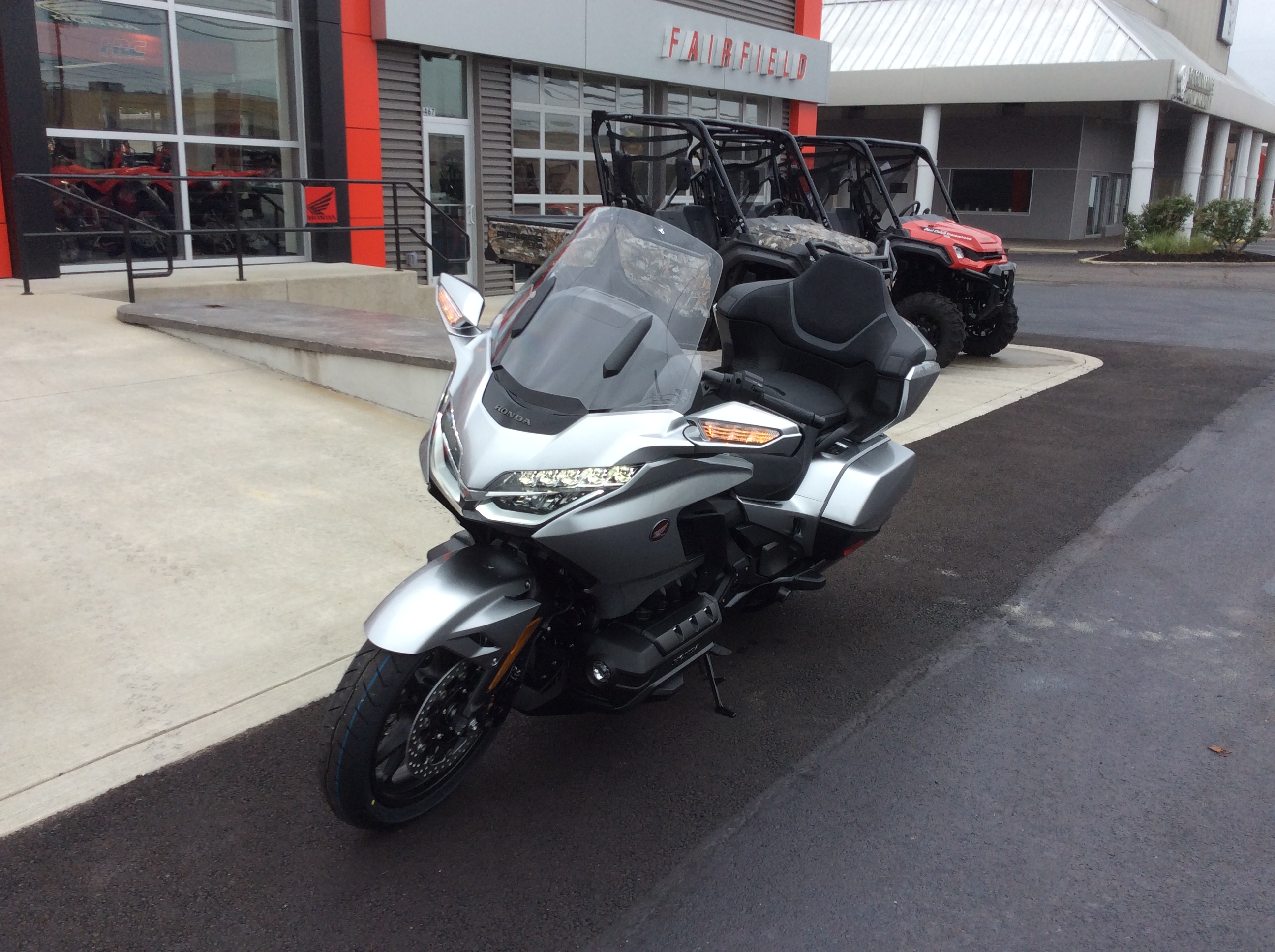2025 Honda GOLDWING TOUR AUTOMATIC DCT - Photo 4
